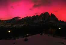 Archi SAR sopra il monte Cristallo, dalla webcam del rifugio Faloria