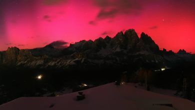 Archi SAR sopra il monte Cristallo, dalla webcam del rifugio Faloria