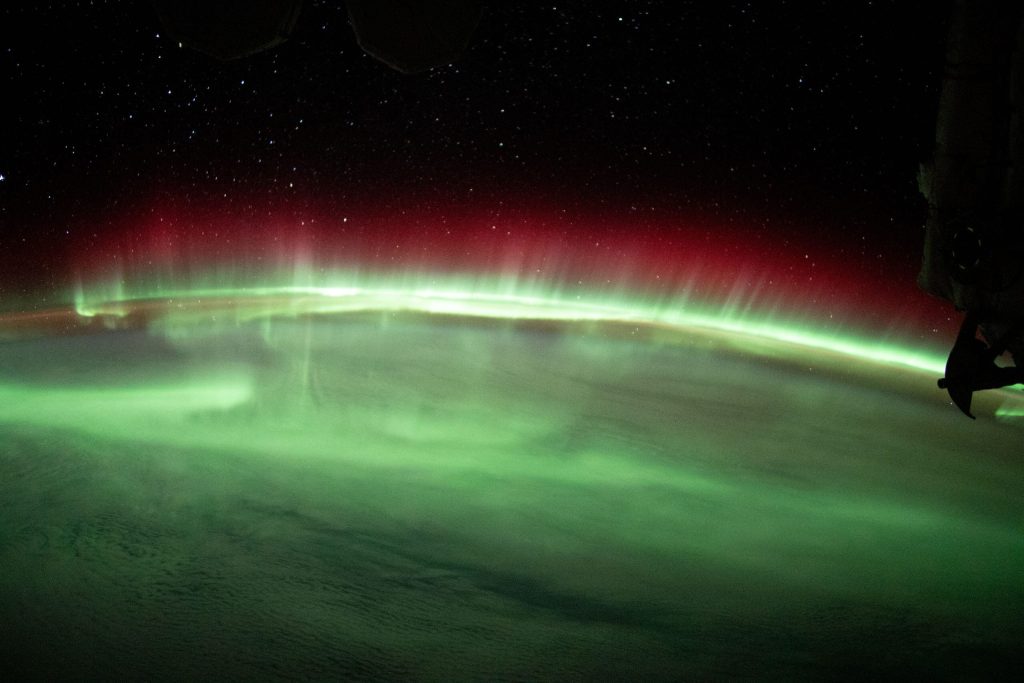L'aurora australe fotografata dalla Stazione Spaziale Internazionale da uno degli astronauti a bordo