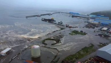 Il porto di Severo-Kurilsk invaso dalle acque del maremoto